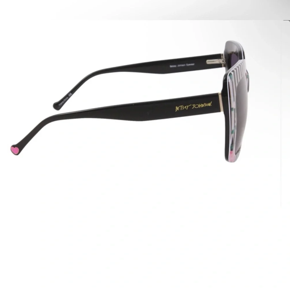 Betsey Johnson Bed-of-Roses Sunglasses NWT